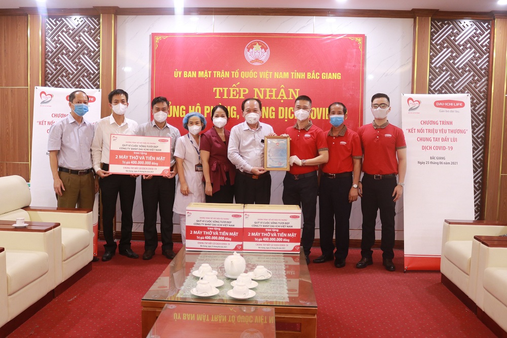 Công ty BHNT DAI-ICHI Việt Nam và Công ty TNHH TNI KING COFFEE ủng hộ công tác phòng, chống Covid-19