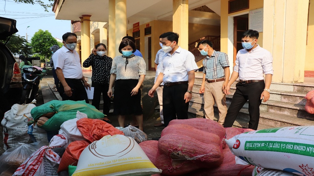 Các cấp Hội Nông dân vận động ủng hộ rau, củ và nhu yếu phẩm hỗ trợ  Thành phố Hồ Chí Minh chống...