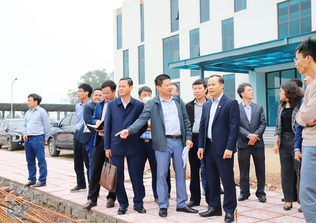 Phó Chủ tịch Thường trực UBND tỉnh Mai Sơn kiểm tra tiến độ thực hiện một số dự án Y tế, Giáo dục