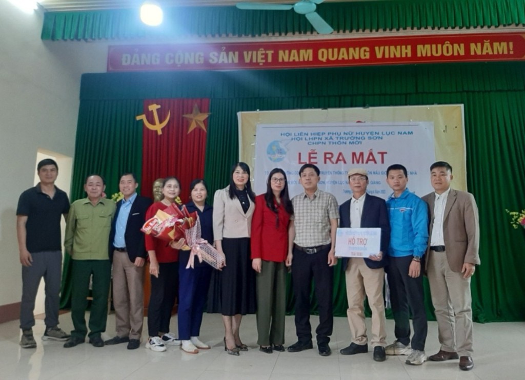 Hội LHPN huyện Lục Nam ra mắt Tổ truyền thông cộng đồng tại  thôn Mới, xã Trường Sơn