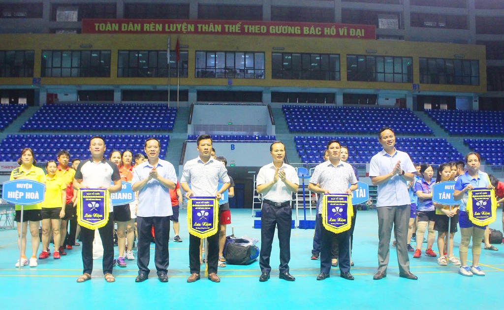 Bắc Giang: Khai mạc giải Cầu lông gia đình lần thứ XXIX năm 2023