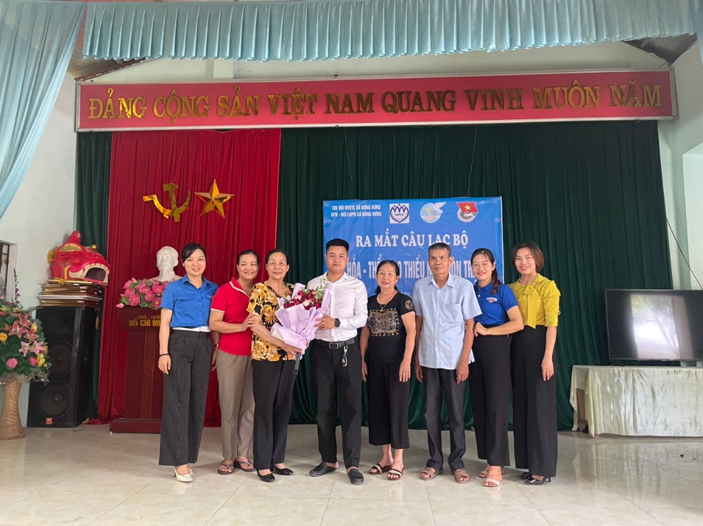 Hội LHPN xã Đông Hưng, huyện Lục Nam phối hợp ra mắt Câu lạc bộ  văn hóa thể thao thiếu nhi thôn...