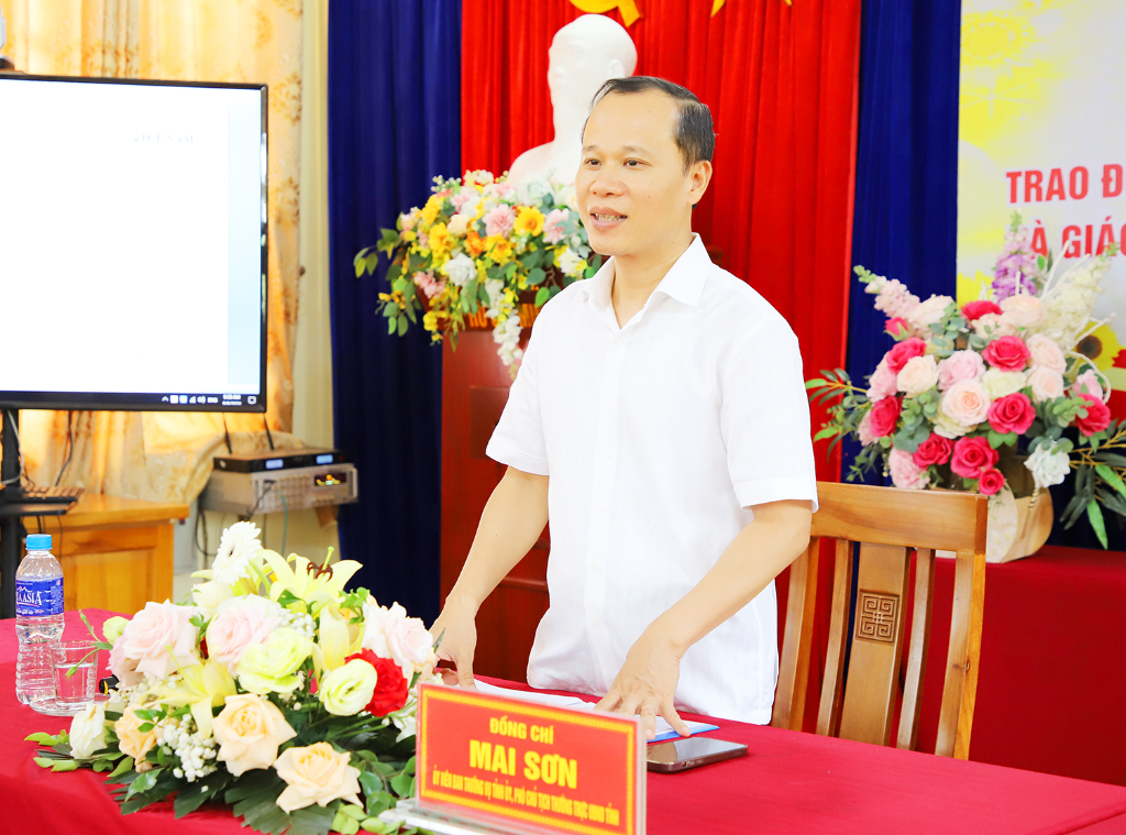 Phó Chủ tịch Thường trực UBND tỉnh Mai Sơn làm việc với Trường THPT Yên Thế