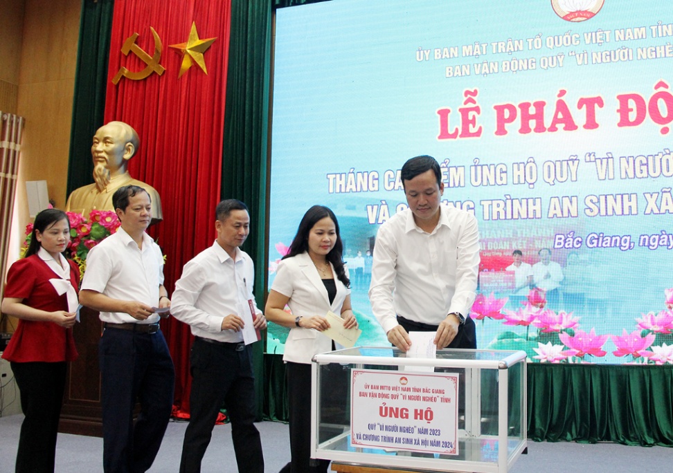 Bắc Giang phát động Tháng cao điểm ủng hộ quỹ "Vì người nghèo" năm 2023 và chương trình an sinh...