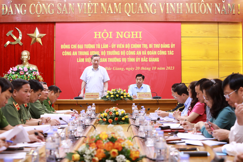 Bộ trưởng Bộ Công an Tô Lâm làm việc với Ban Thường vụ Tỉnh ủy Bắc Giang
