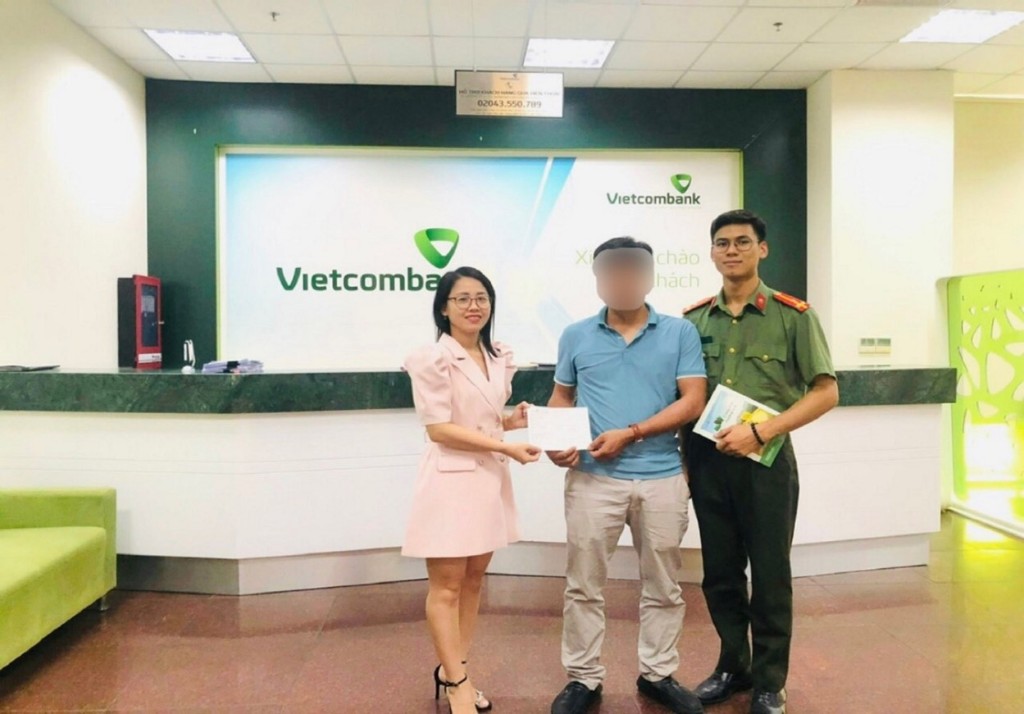 Vietcombank Bắc Giang kịp thời hỗ trợ khách hàng lấy lại số tiền chuyển nhầm 1,9 tỷ đồng