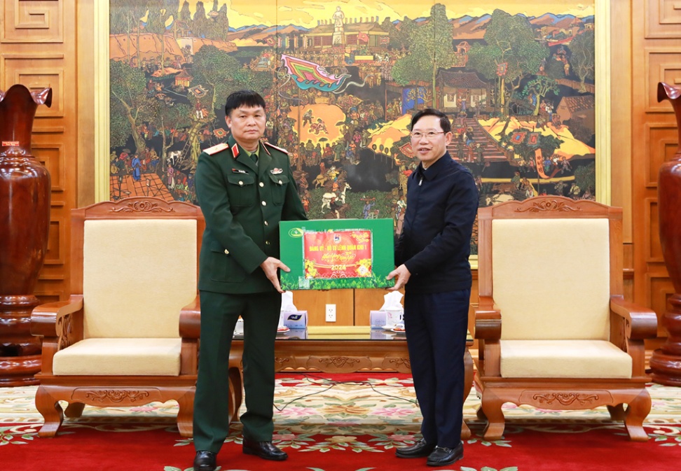 Đoàn công tác Bộ Tư lệnh Quân khu 1 thăm, chúc Tết tỉnh Bắc Giang