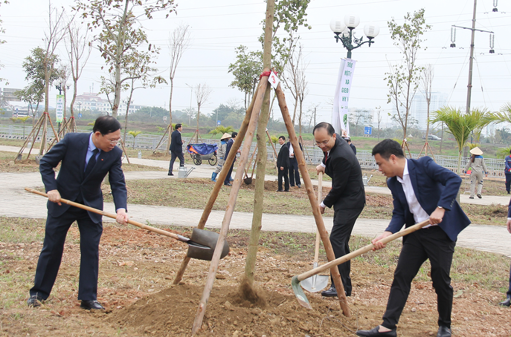 Thành phố Bắc Giang tổ chức lễ phát động Tết trồng cây “Đời đời nhớ ơn Bác Hồ” Xuân Giáp Thìn 2024