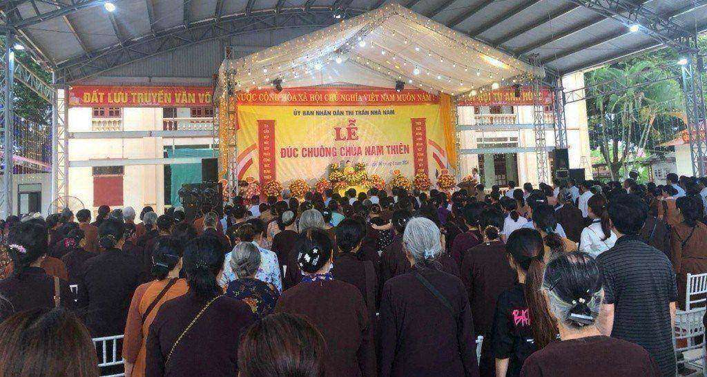 Ban quản lý chùa Nam Thiên, thị trấn Nhã Nam tổ chức Lễ đúc chuông chùa