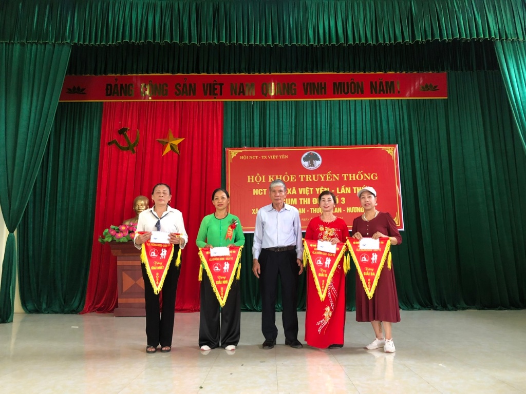 Gần 200 vận động viên tham gia Hội khỏe truyền thống Người cao tuổi cụm số 3, thị xã Việt Yên năm 2024