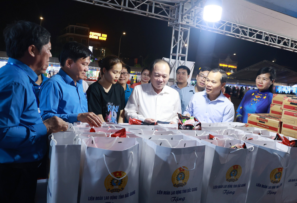 Bac Giang: Opening ceremony of the 7th “Booth for workers” program in 2024​|https://www.bacgiang.gov.vn/web/chuyen-trang-english/detailed-news/-/asset_publisher/MVQI5B2YMPsk/content/bac-giang-opening-ceremony-of-the-7th-booth-for-workers-program-in-2024-