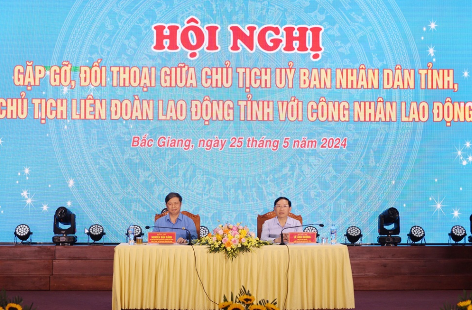 Bắc Giang: Gặp gỡ, đối thoại giữa Chủ tịch UBND tỉnh, Chủ tịch Liên đoàn Lao động tỉnh với công nhân lao động
