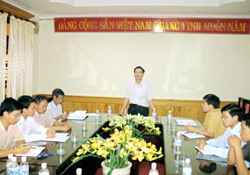 Văn phòng Đoàn Đại biểu Quốc hội tỉnh tổ chức Hội thảo nâng cao chất lượng tham gia xây dựng luật và tổ chức tiếp xúc cử tri.