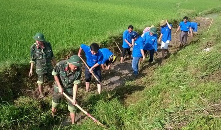 Bắc Giang: Chủ động lấy nước đổ ải, tưới dưỡng cho cây trồng vụ Chiêm Xuân 2015