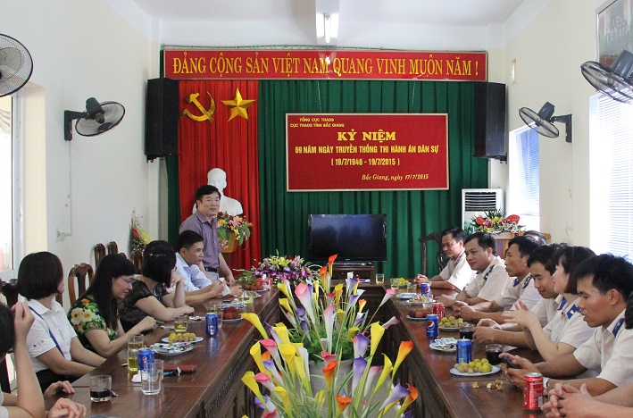Lãnh đạo Văn phòng UBND tỉnh Bắc Giang chúc mừng Cục Thi hành án dân sự tỉnh 