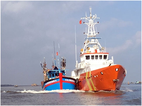 Ứng cứu khẩn cấp tàu cá bị nạn trên khu vực biển phía Nam