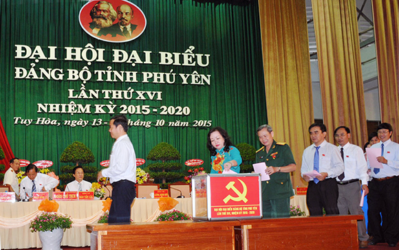 Phú Yên bầu 52 đồng chí vào BCH Đảng bộ tỉnh