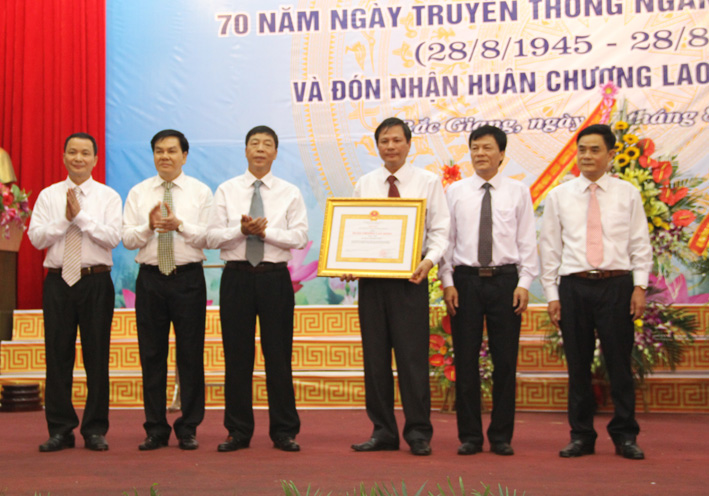 Sở Nội vụ Bắc Giang: Kỷ niệm 70 năm Ngày truyền thống và đón nhận Huân chương Lao động hạng Nhất 