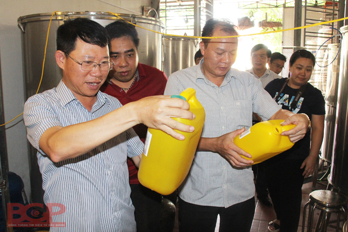 Kiểm tra công tác vệ sinh an toàn thực phẩm tại huyện Hiệp Hòa