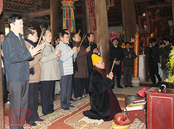 Rước tượng Trúc Lâm Tam Tổ từ Nam Định về chùa Vĩnh nghiêm