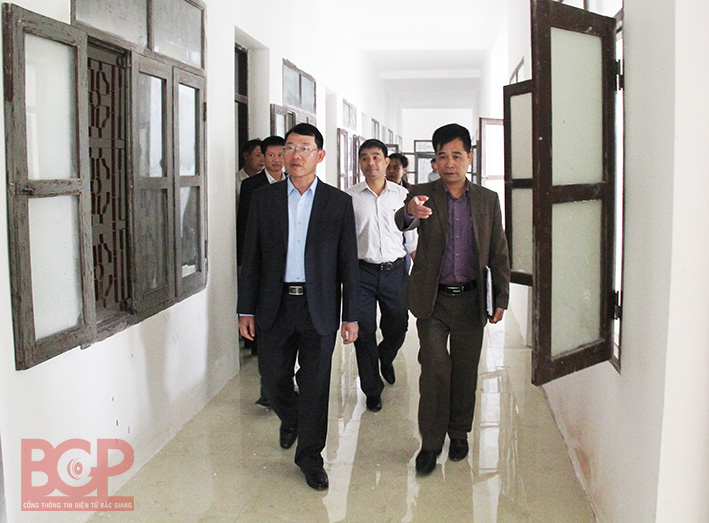 Phó Chủ tịch UBND tỉnh Lê Ánh Dương kiểm tra công trình cải tạo, sửa chữa Bệnh viện Y học cổ truyền