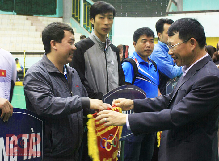 Bắc Giang: Giải cầu lông - Quần vợt liên ngành lần thứ XVII